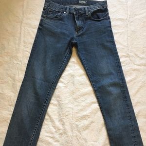 Uniqlo slim fit size 30x33. Medium wash